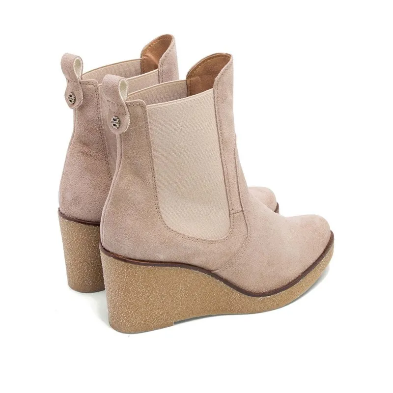 BOTINES DE CUÑA CUERO CON ELASTICOS MALENA