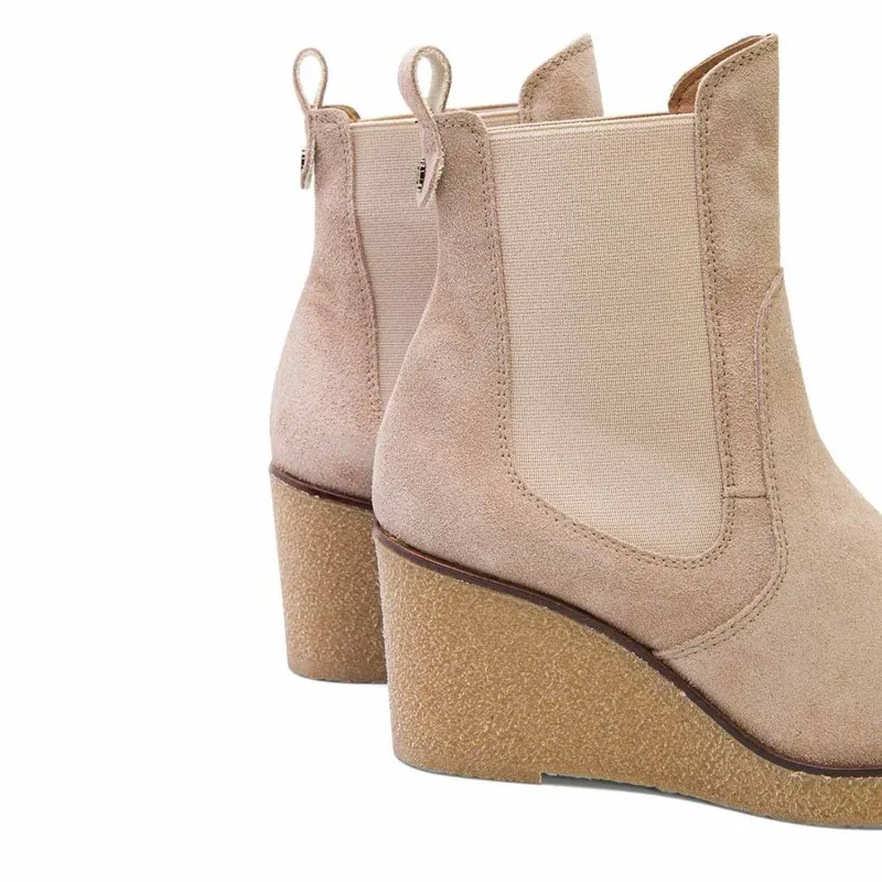 BOTINES DE CUÑA CUERO CON ELASTICOS MALENA