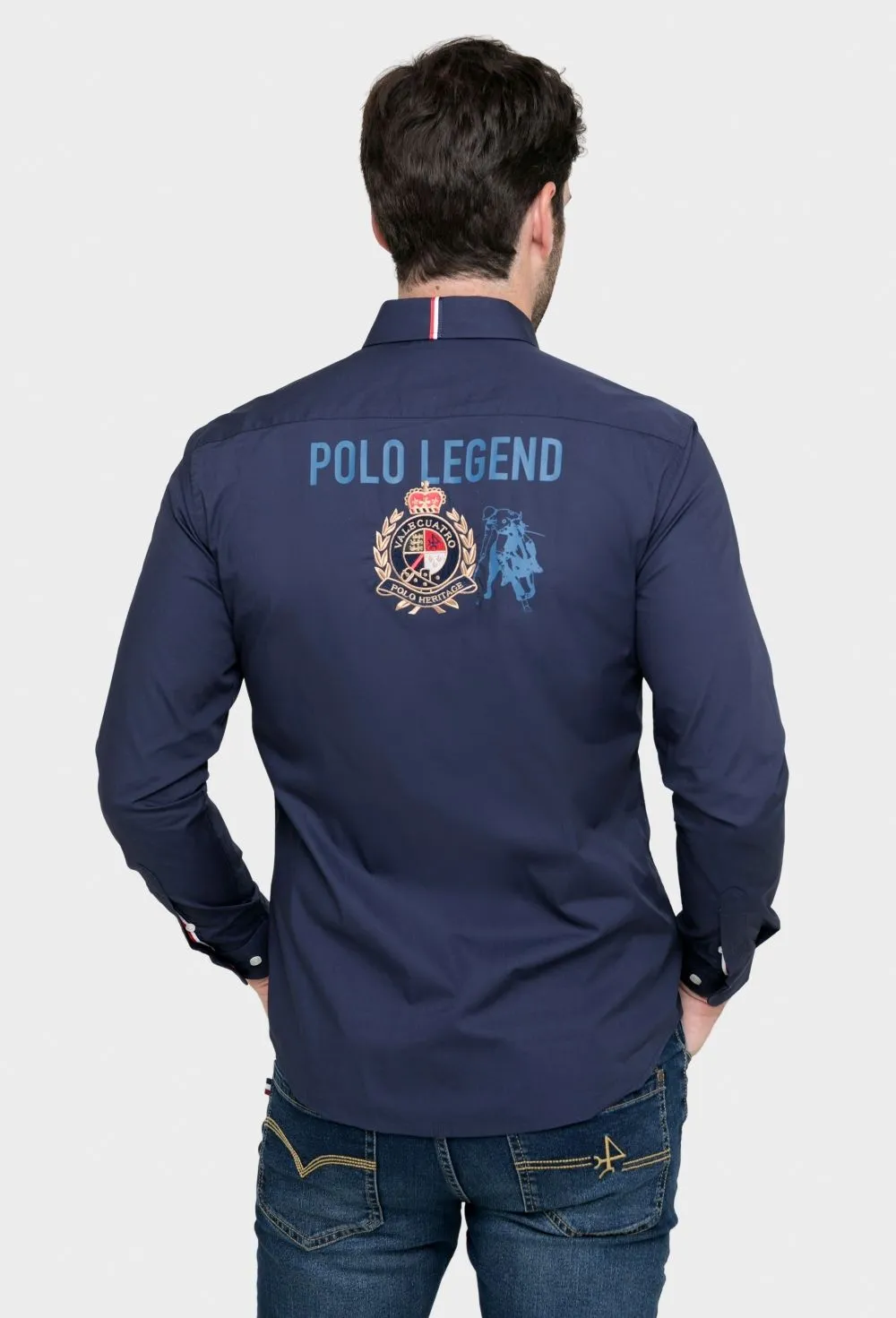 Camisa azul marino bordada modelo Legend