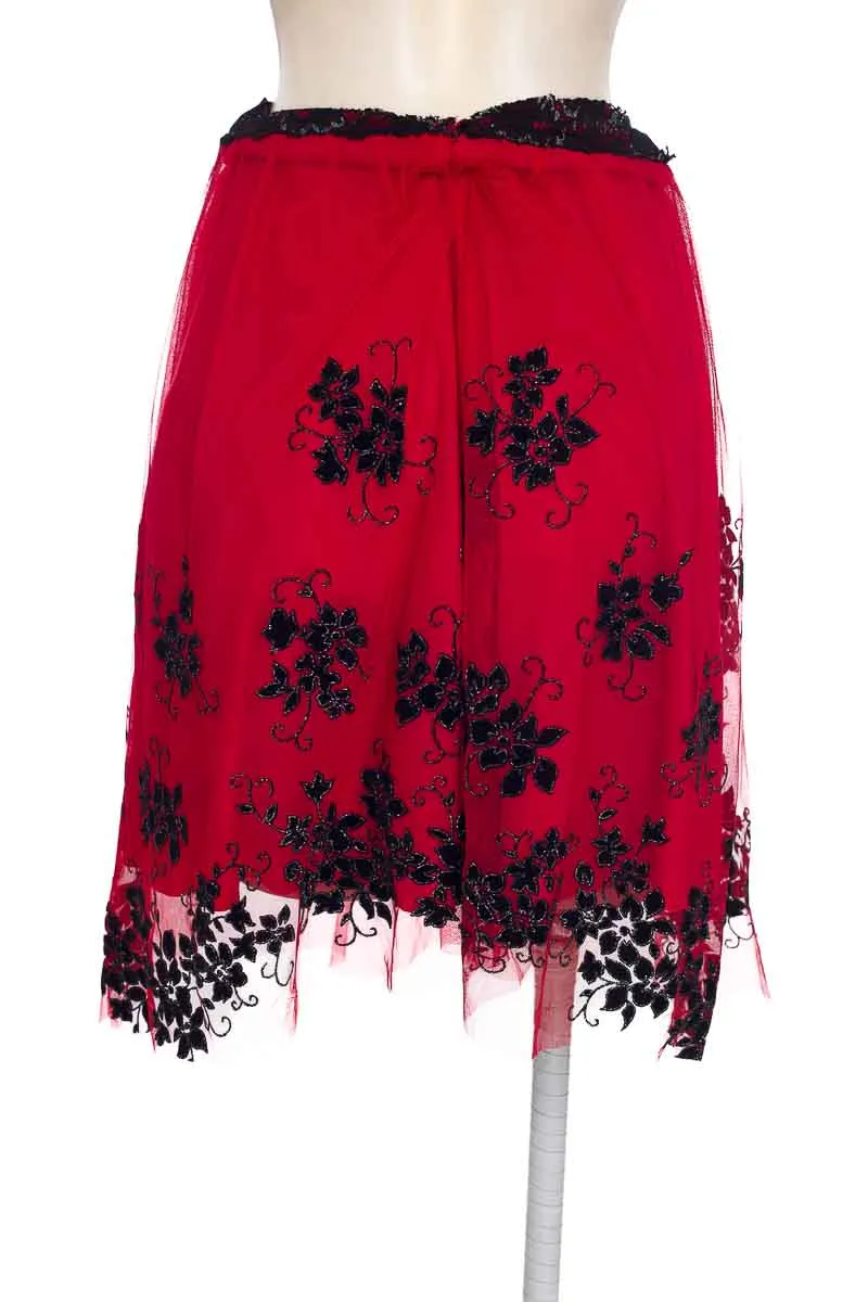 FALDA COLOR ROJO  CLOSEANDO