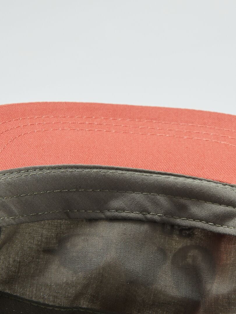 GORRA COLORBLOCK CON ESTAMPADO  VERDE