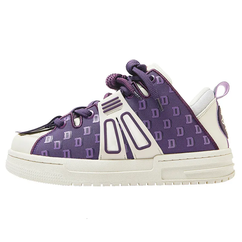 GUANGZHOU CHINACHIC FASHION DOUBLE STREET STREET HOMBRES Y MISMOS ZAPATOS DE PAN DE AMOR