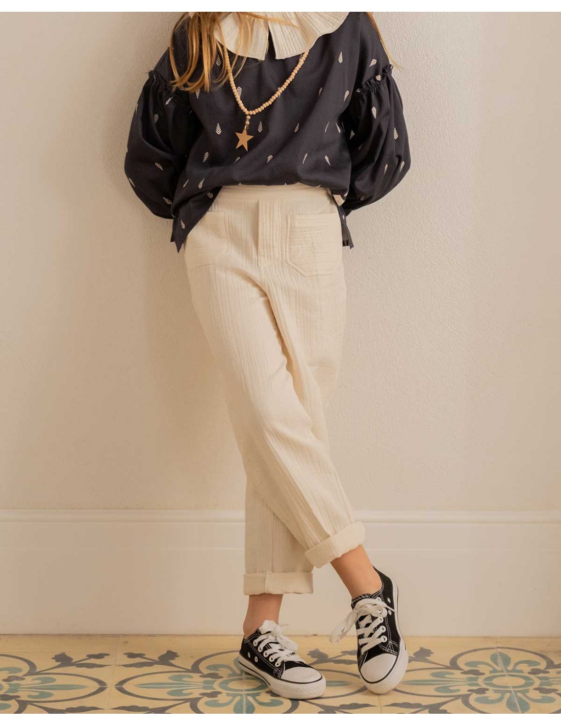 JOGGER NIñA BOLSILLO DELANTERO BEIG BATANERO OTOñOINVIERNO 20232024