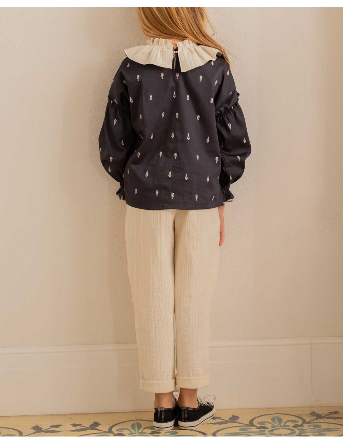 JOGGER NIñA BOLSILLO DELANTERO BEIG BATANERO OTOñOINVIERNO 20232024