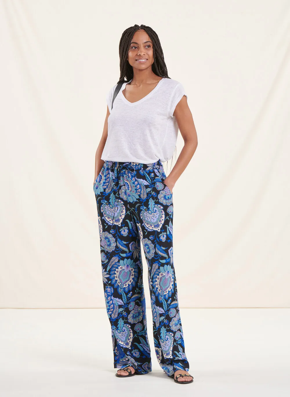 Pantalón ancho estampado en multicolor