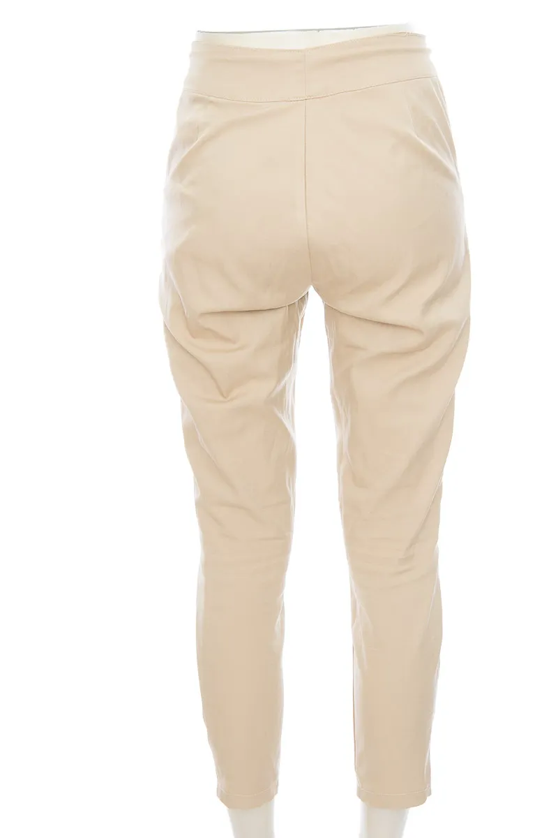 PANTALóN COLOR BEIGE  CLOSEANDO