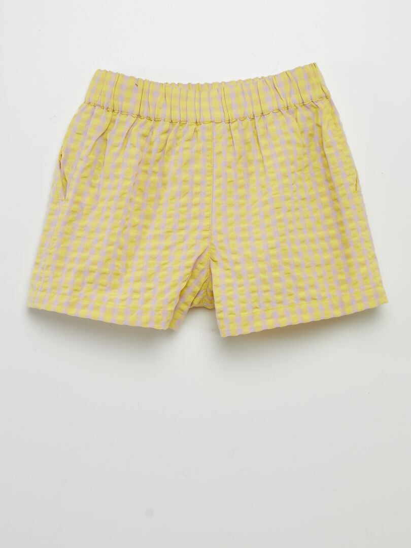 PANTALóN CORTO GOFRADO DE CUADROS  AMARILLO