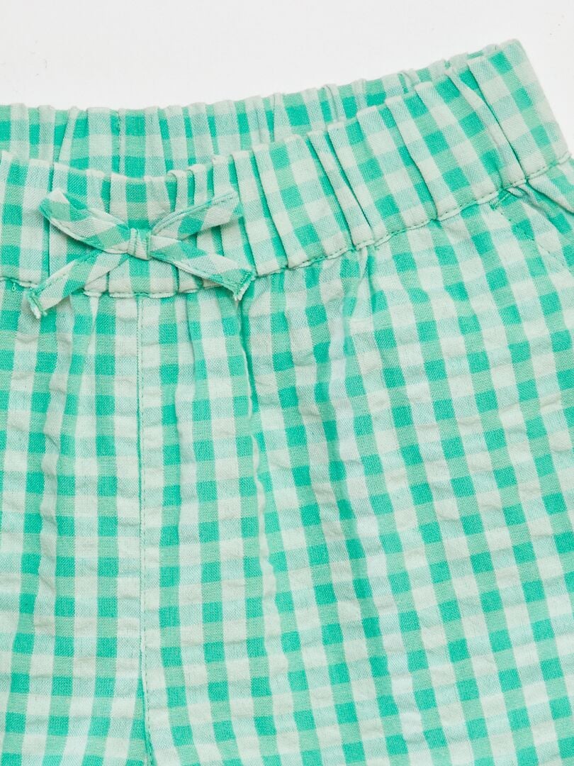 PANTALóN CORTO GOFRADO DE CUADROS  VERDE