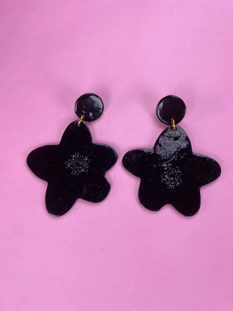 VIRGINIA DEMARIA Aros Flor Negra Colgante
