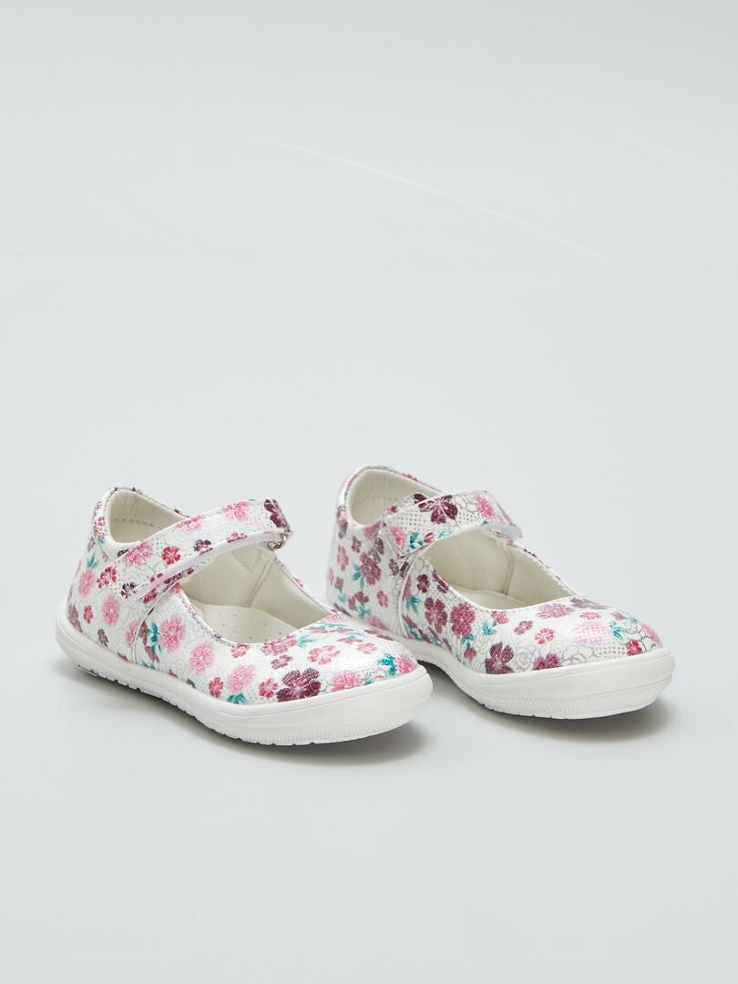 ZAPATILLAS BABIES CON ESTAMPADO DE FLORES  ROSA
