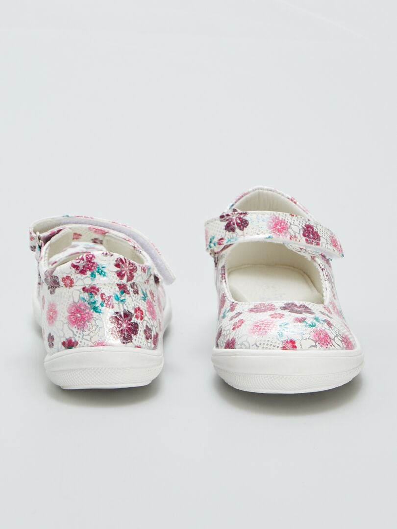 ZAPATILLAS BABIES CON ESTAMPADO DE FLORES  ROSA