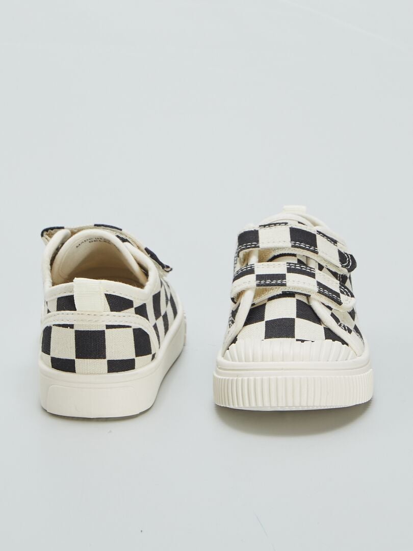 ZAPATILLAS BAJAS CON VELCROS  BEIGE
