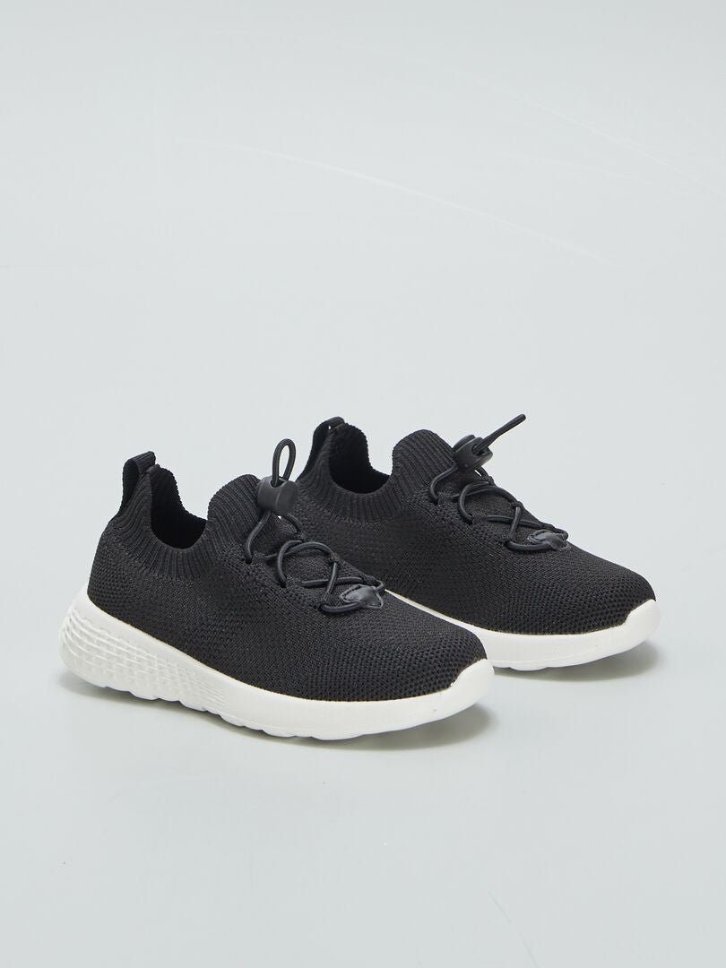 ZAPATILLAS DEPORTIVAS  NEGRO