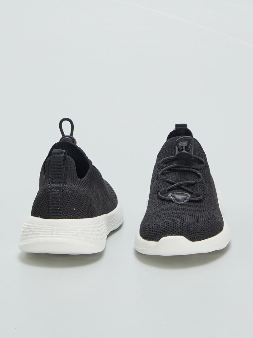 ZAPATILLAS DEPORTIVAS  NEGRO