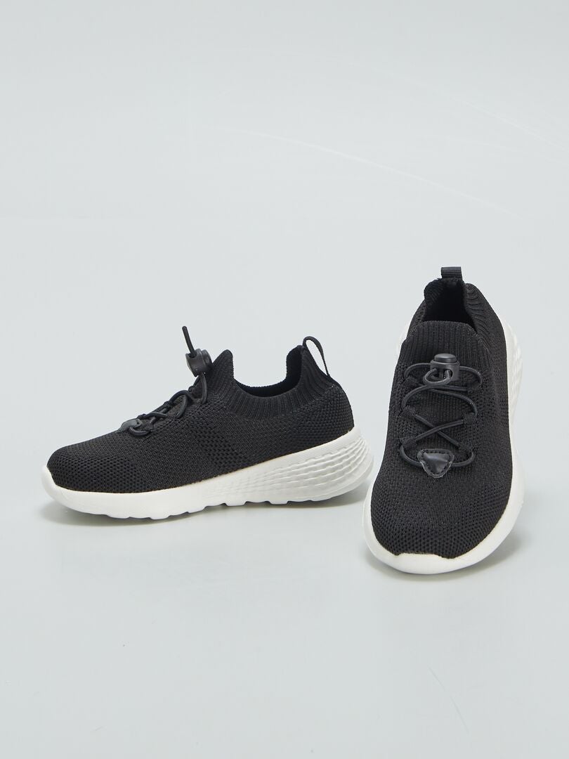 ZAPATILLAS DEPORTIVAS  NEGRO