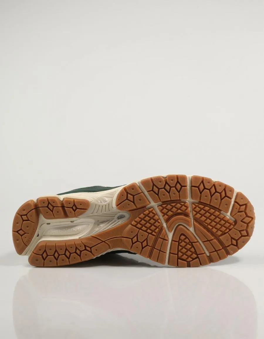  ZAPATILLAS NEW BALANCE M2002 RVIGREEN 83449