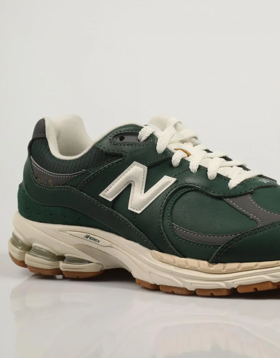  ZAPATILLAS NEW BALANCE M2002 RVIGREEN 83449