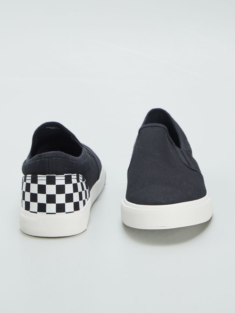 ZAPATILLAS 'SLIPON' CON DETALLE  NEGRO