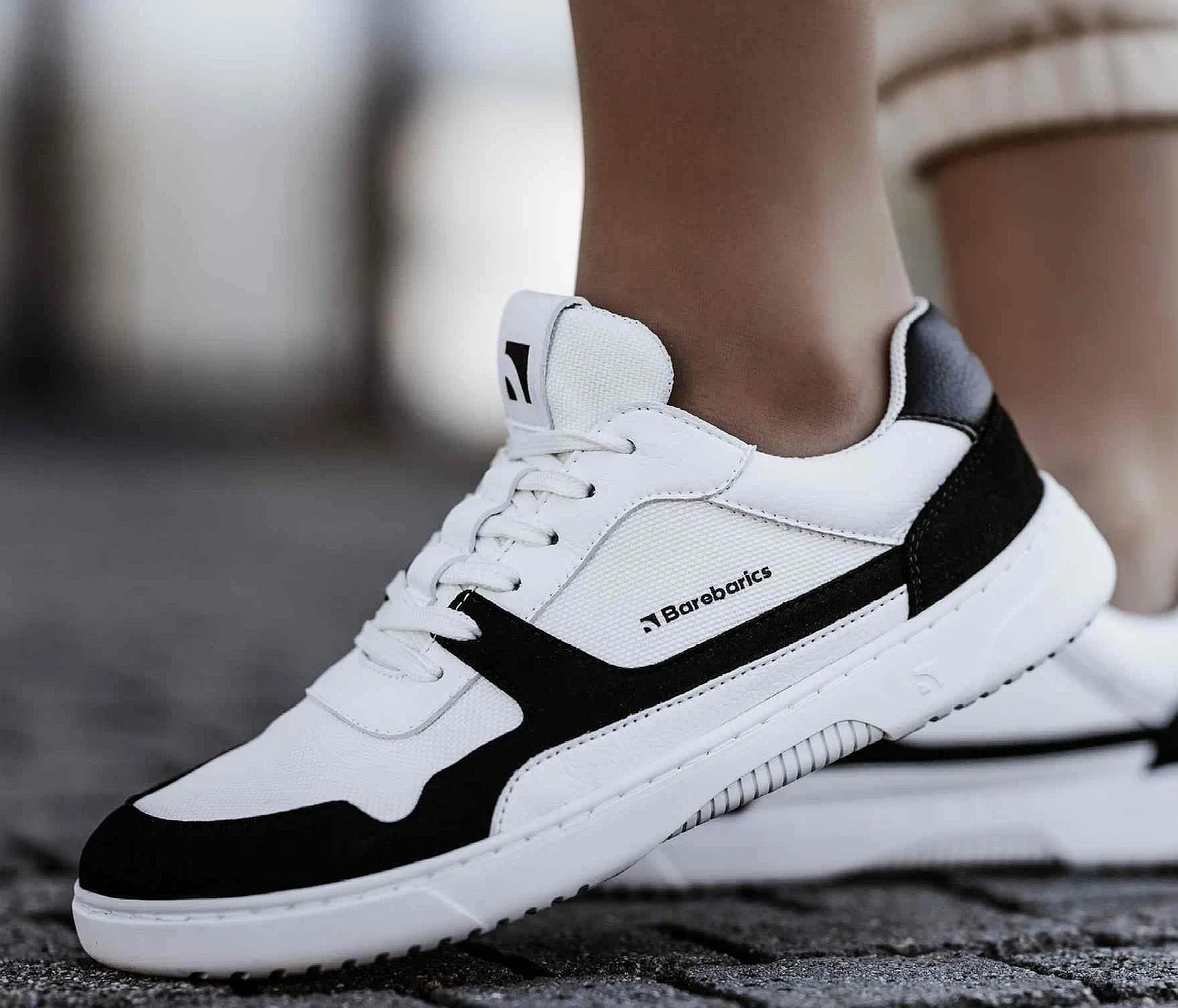 ZAPATOS BAREBARICS ZING  WHITE & BLACK