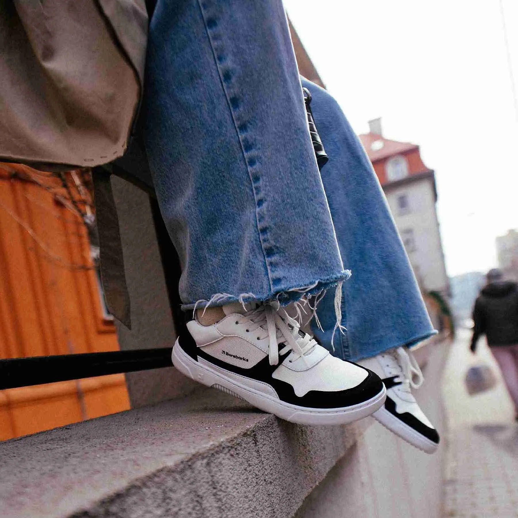 ZAPATOS BAREBARICS ZING  WHITE & BLACK